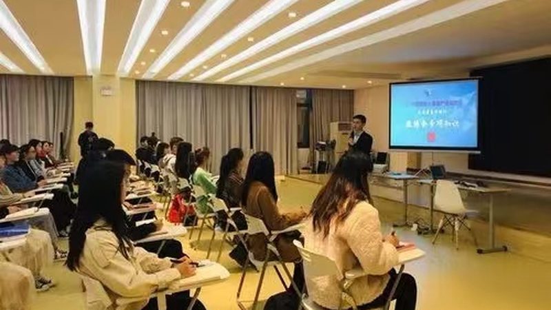 企业培训与拓展培训：如何选择适合自己的提升路径